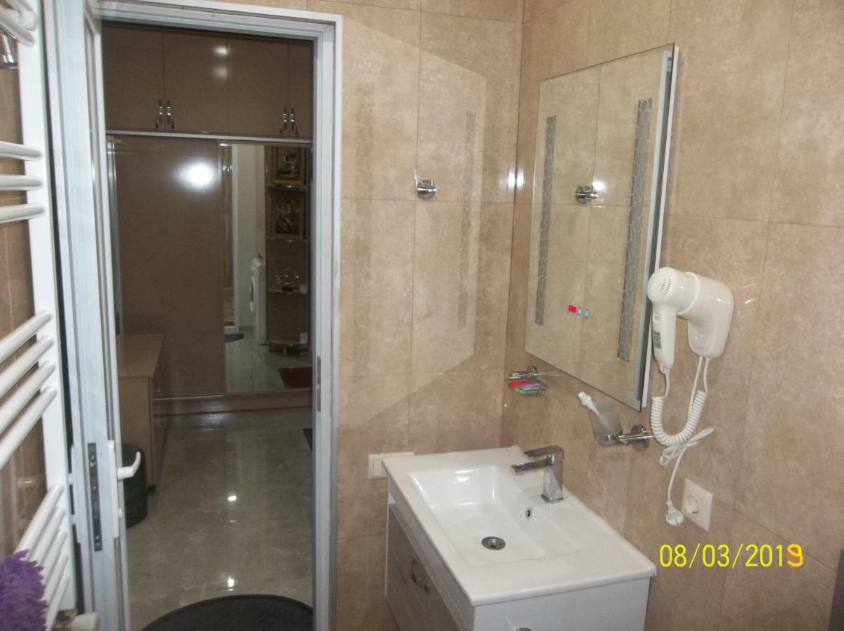 Мате Apartment Batoemi Buitenkant foto