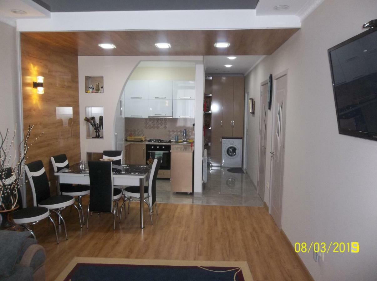 Мате Apartment Batoemi Buitenkant foto