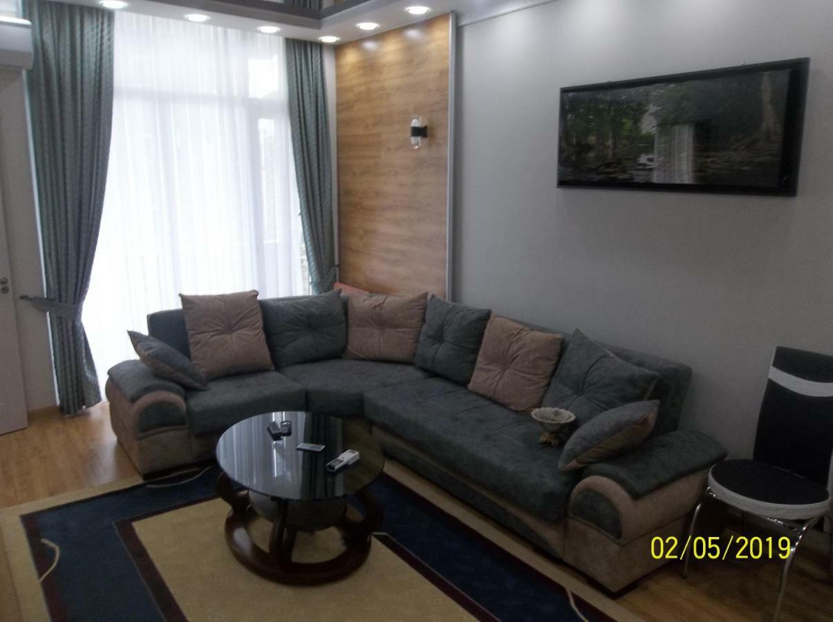 Мате Apartment Batoemi Buitenkant foto