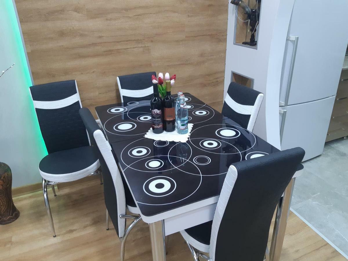 Мате Apartment Batoemi Buitenkant foto